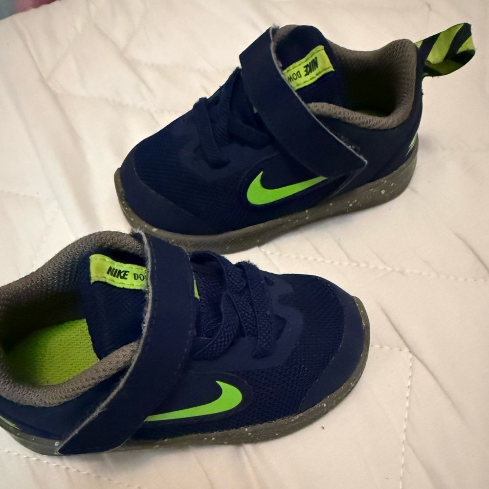 5C Nike Downshifter Baby Toddler Sneakers
Shoes Navy Neon Green